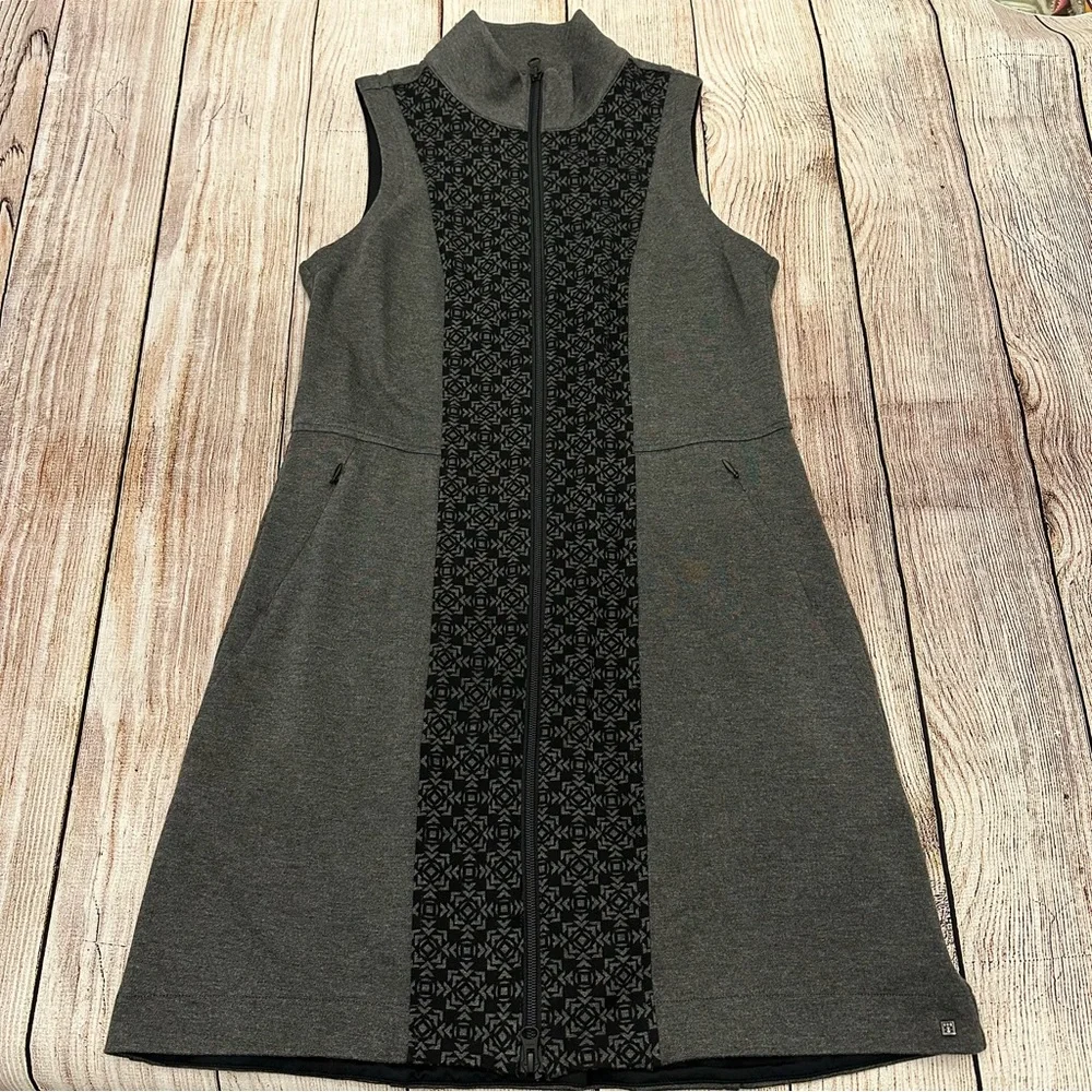 Title Nine Passport Dress
Small Black Gray Travel Vest Ponte Fair Isle Winter - Picture 3 of 7